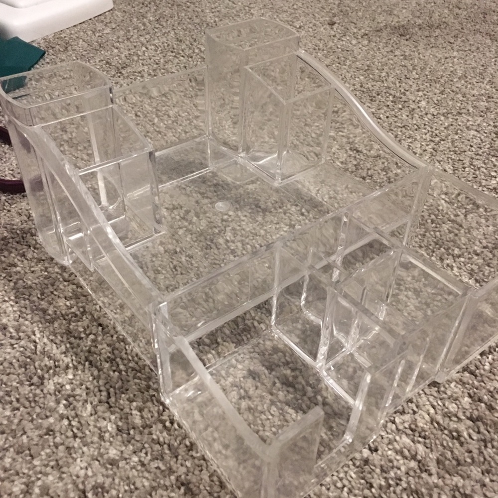 Make-up organizer